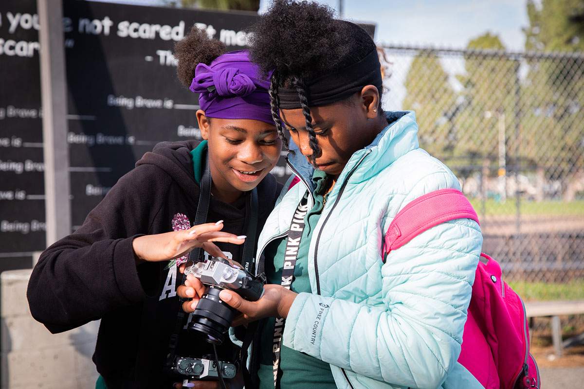 Beginning Photography for Teens: Part 2 (ages 12-18) with Julia Dean (Online Learning – August 2021) Beginning Photography for Teens: Part 2 (ages 12-18) with Julia Dean (Online Learning – August 2021)