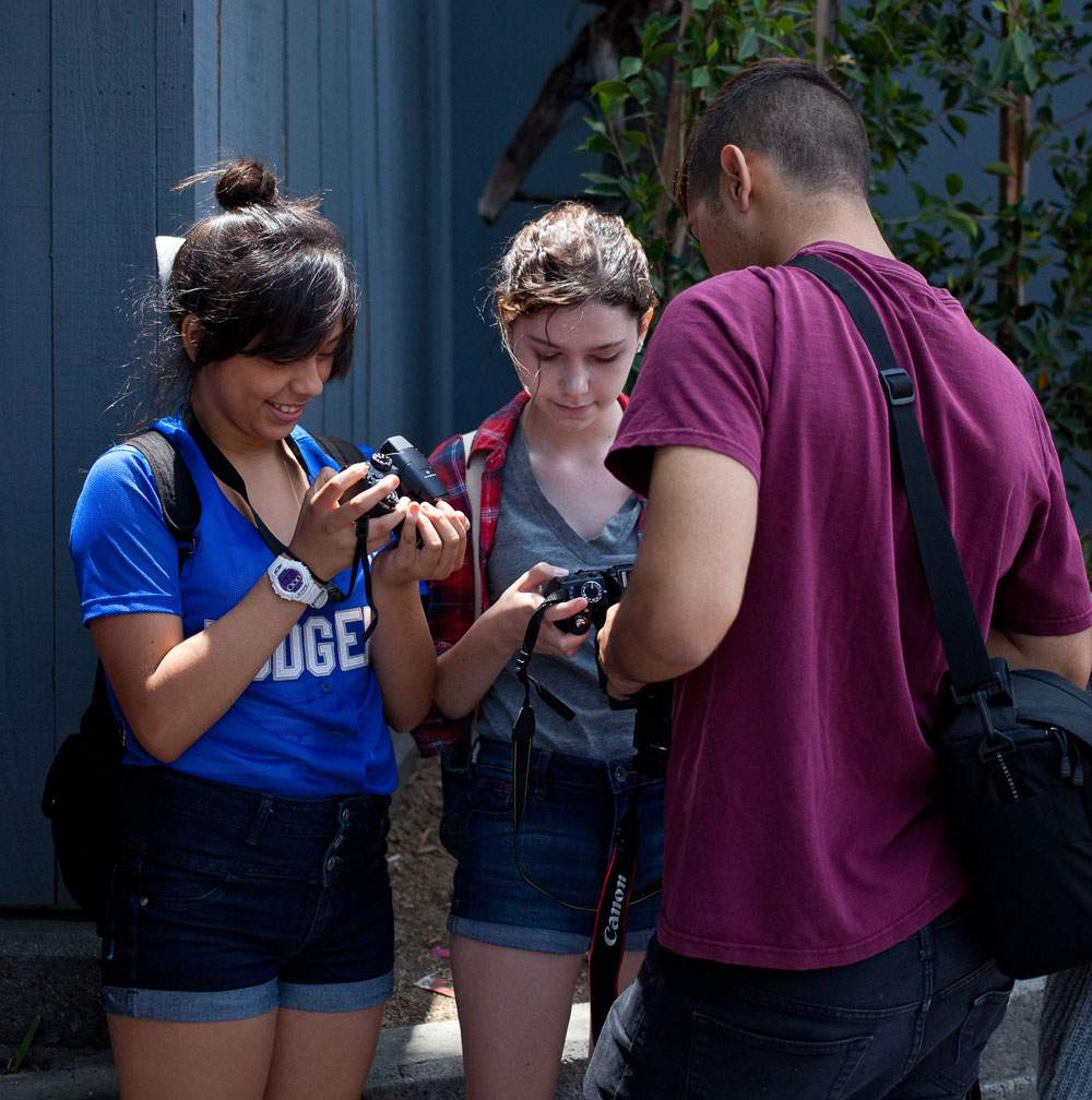 Basic Digital Photography for Teens (ages 15-18) with Amy Tierney (In-Person Learning – One Week)
